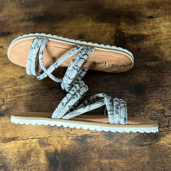Diba True Cedar Cove Leather Strappy Slide Sandals in Gray Snakes, Size 6.5. New - Picture 10 of 16